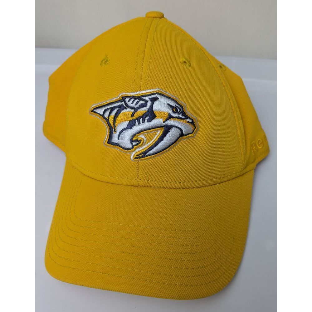 Reebok Nashville Predators NHL Unisex Fitmax 7.0 Structured Fit Size S/M
